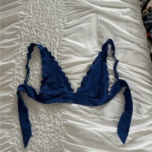 Aerie scalloped triangle bathing suit top
